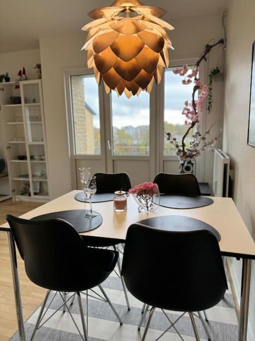 Stor Og Lys Lejlighed I Hjertet Af Holstebro Exterior foto